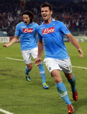 积极逼抢 积极逼抢