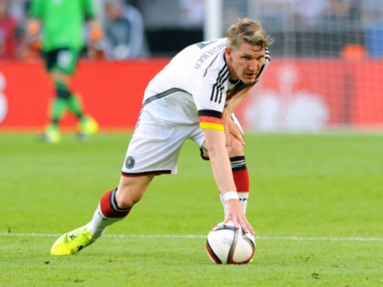 剪去头发往 剪去头发往