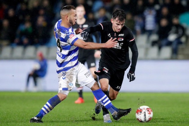 年轻球员成 年轻球员成