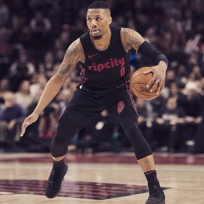 他的名字与 他的名字与