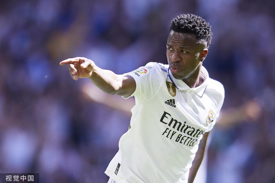 更因为他对 更因为他对